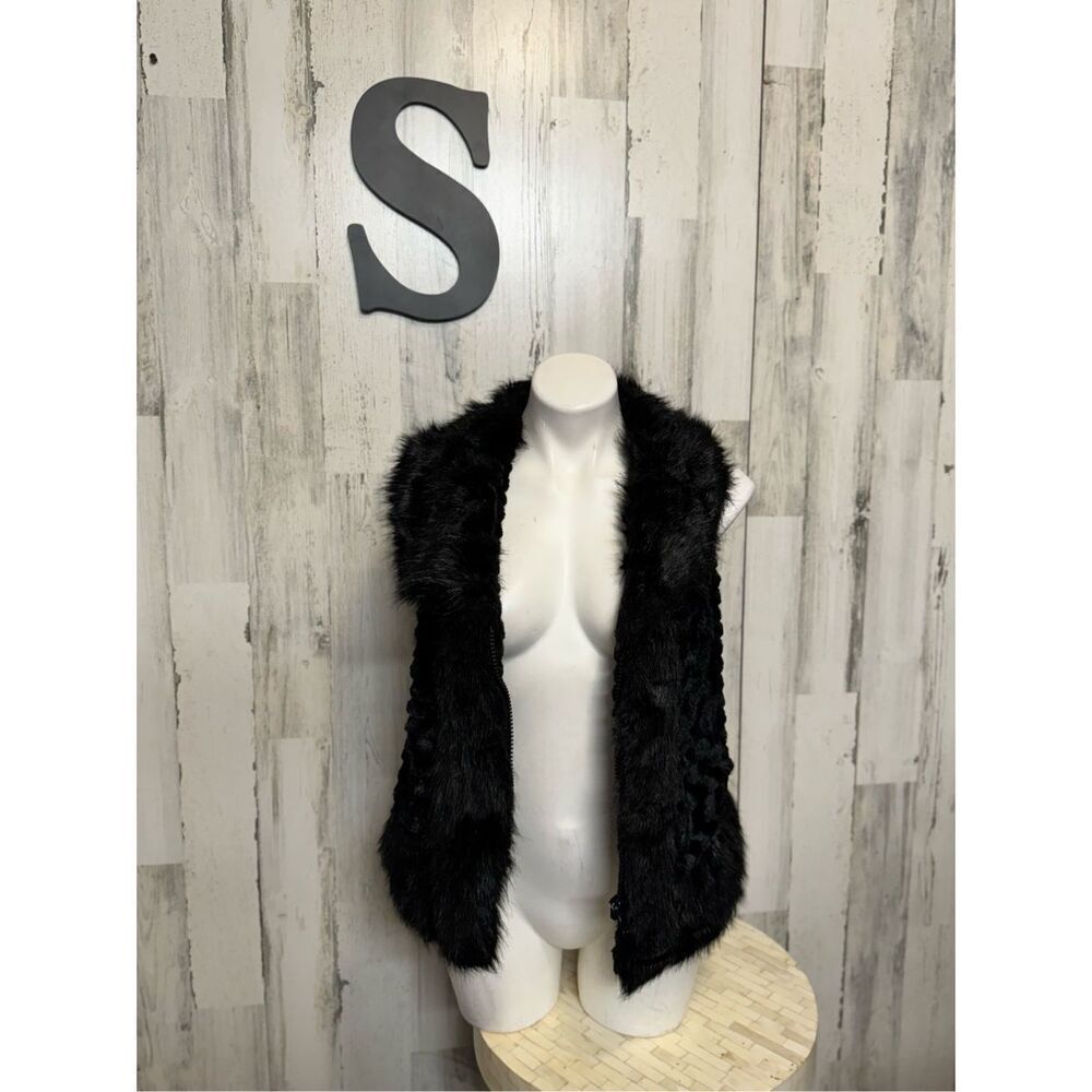Black Faux Fur Vest Women’s Small – Soft Plush Texture, Warm Lined, Zipper Closu